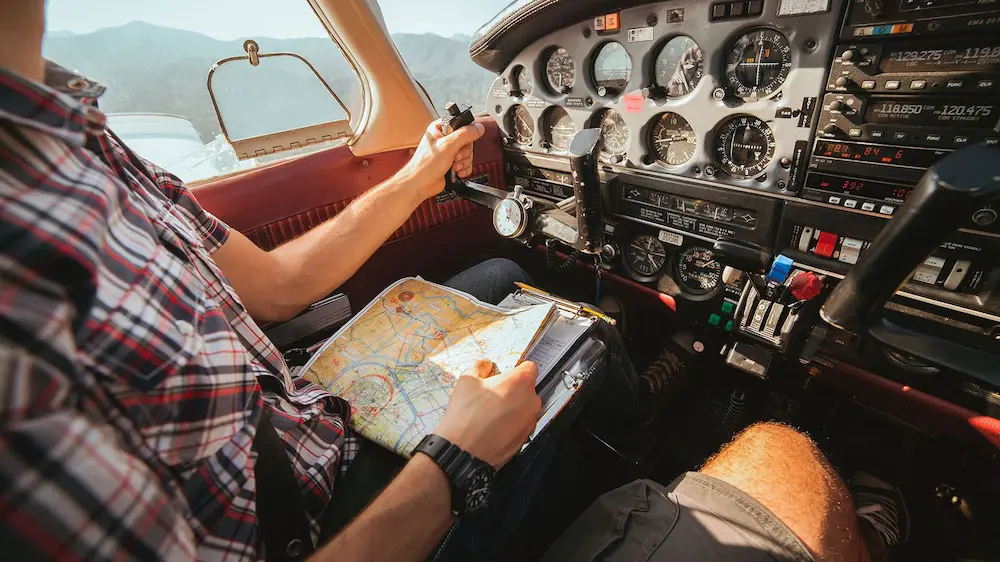 Small-Plane-Cockpit-SplitShire-19-9734-uai-1800x1012-1 (1)v2